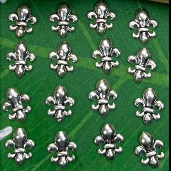 NEW Fleur De Lis Silver Tone METAL Beads DIY jewelry making supplies Craft Lot - Picture 1 of 15